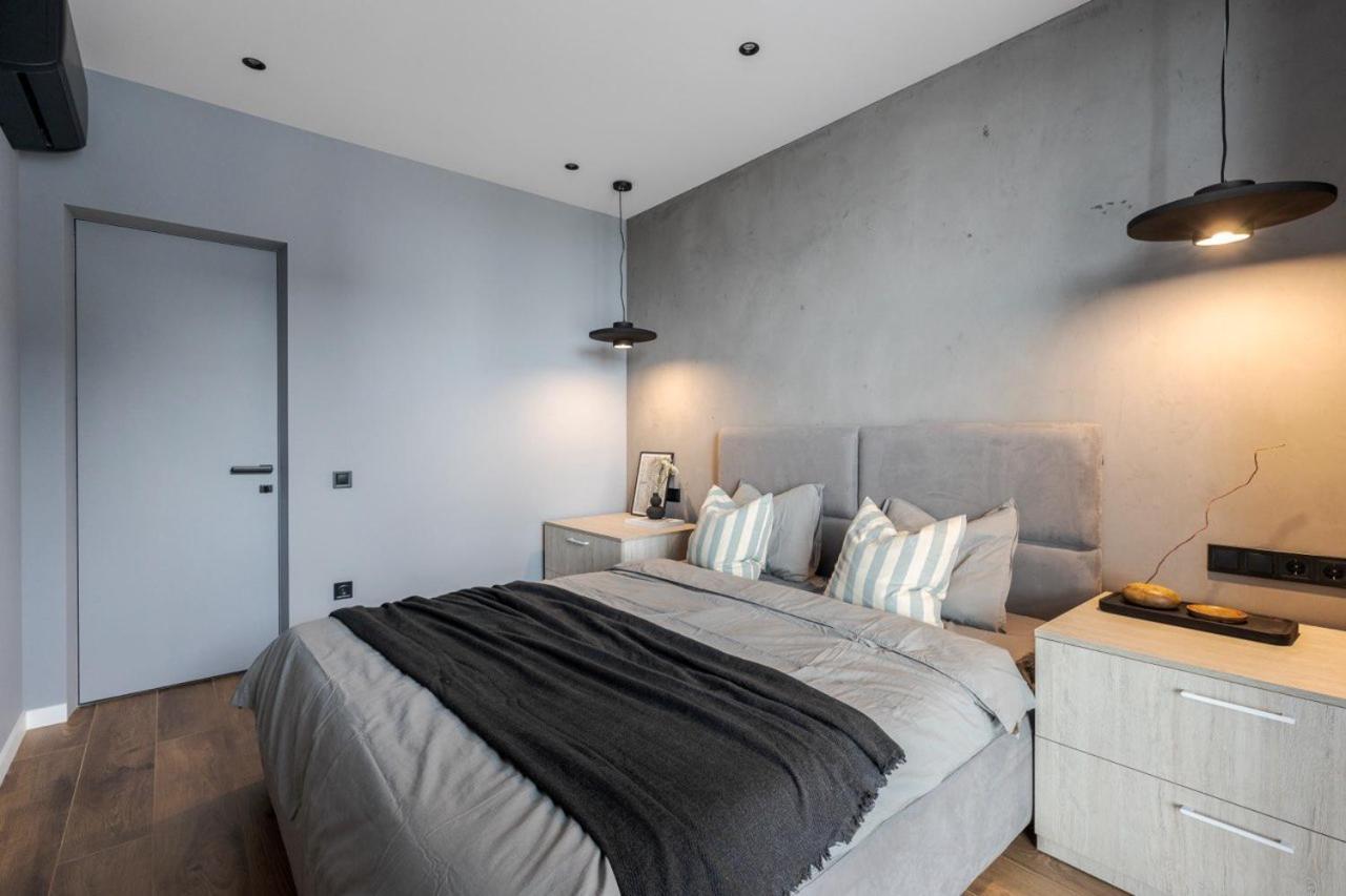 Avalon Time Apartment Lviv Exterior photo