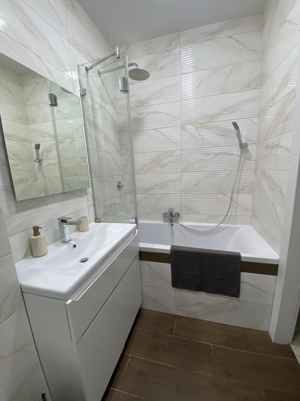 Avalon Time Apartment Lviv Exterior photo