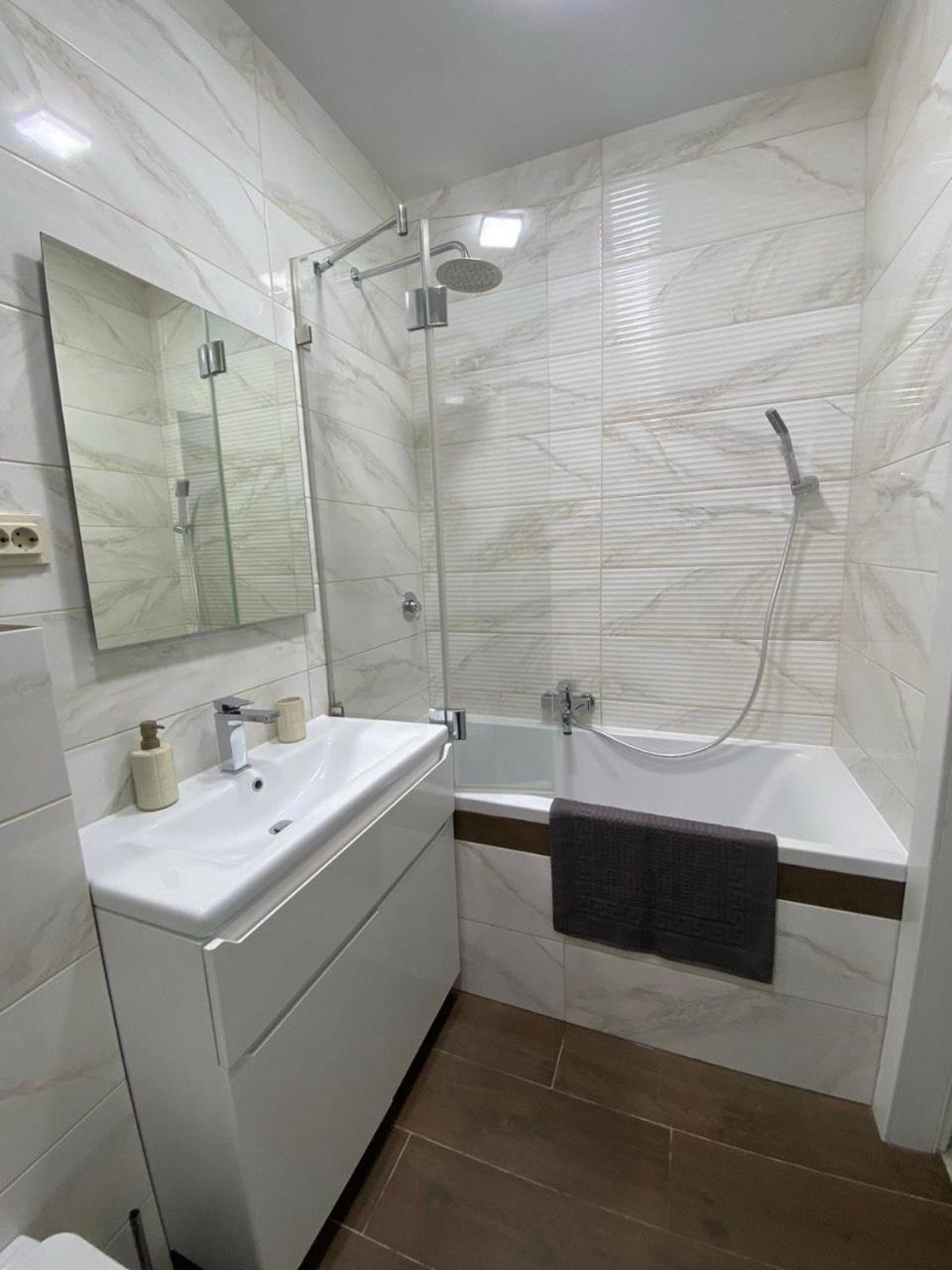 Avalon Time Apartment Lviv Exterior photo