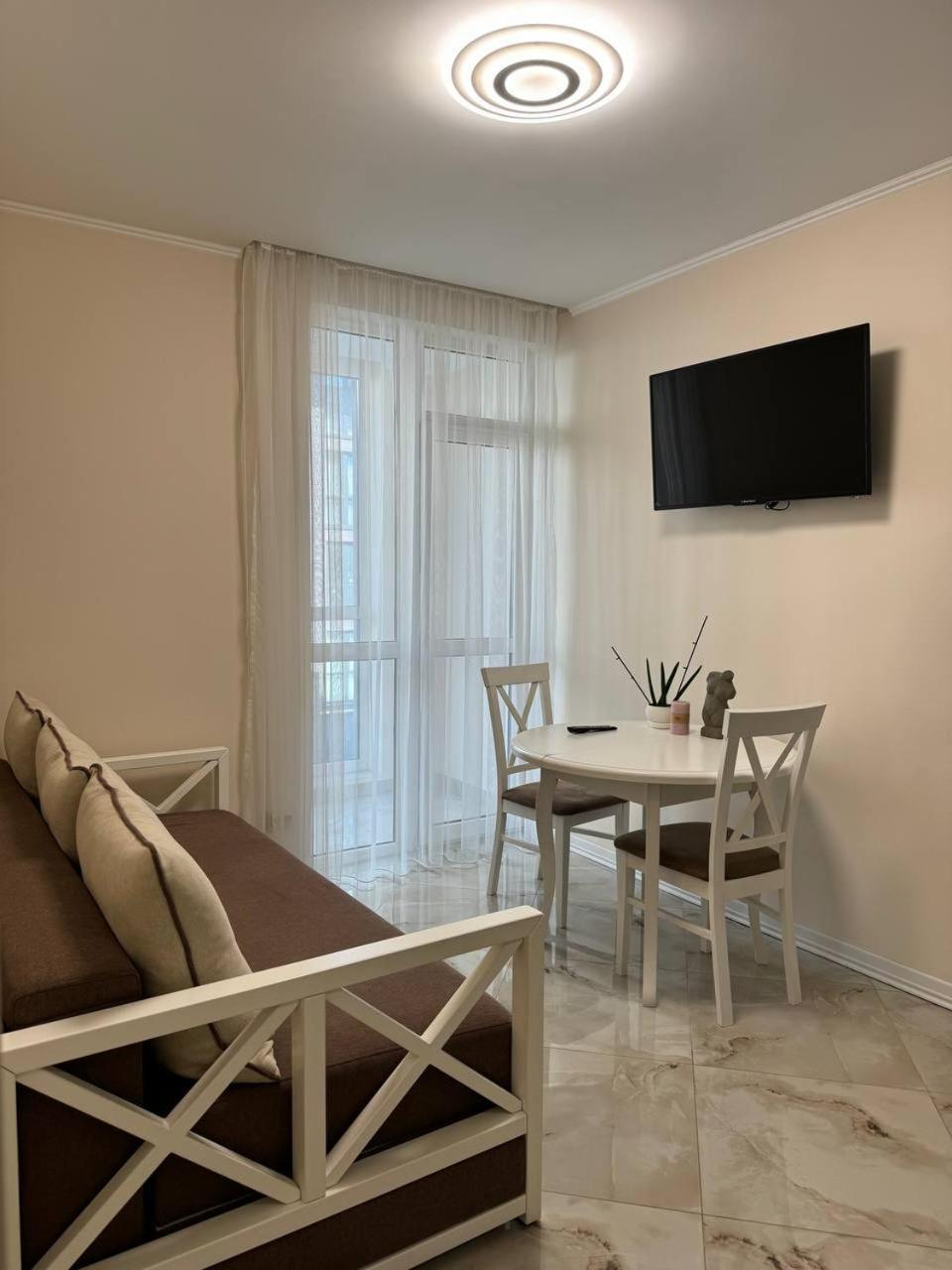 Avalon Time Apartment Lviv Exterior photo